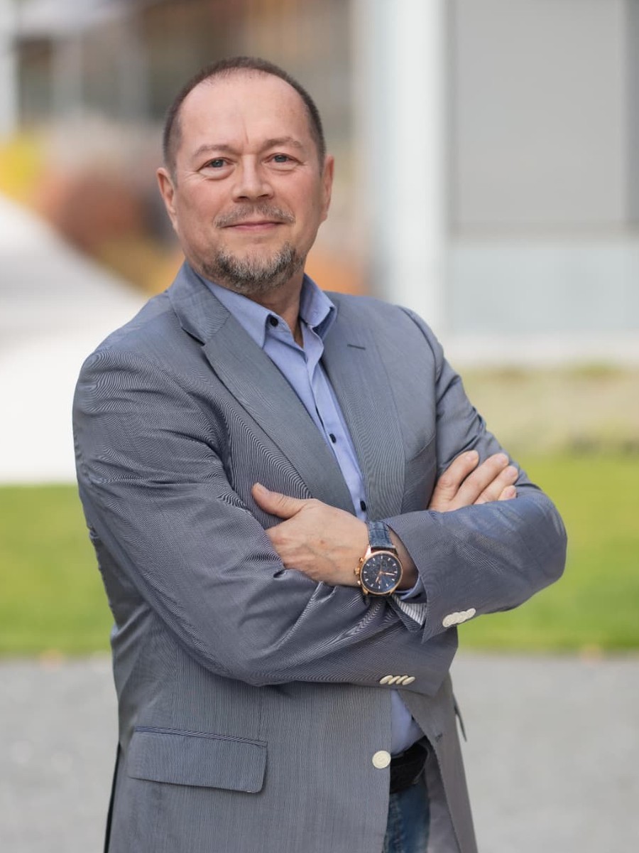 Portrét Andrey Lopatin
