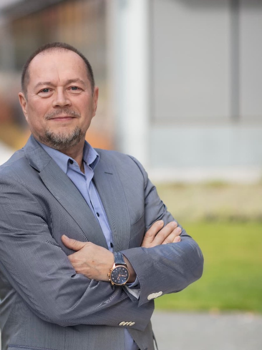 Portrét Andrey Lopatin